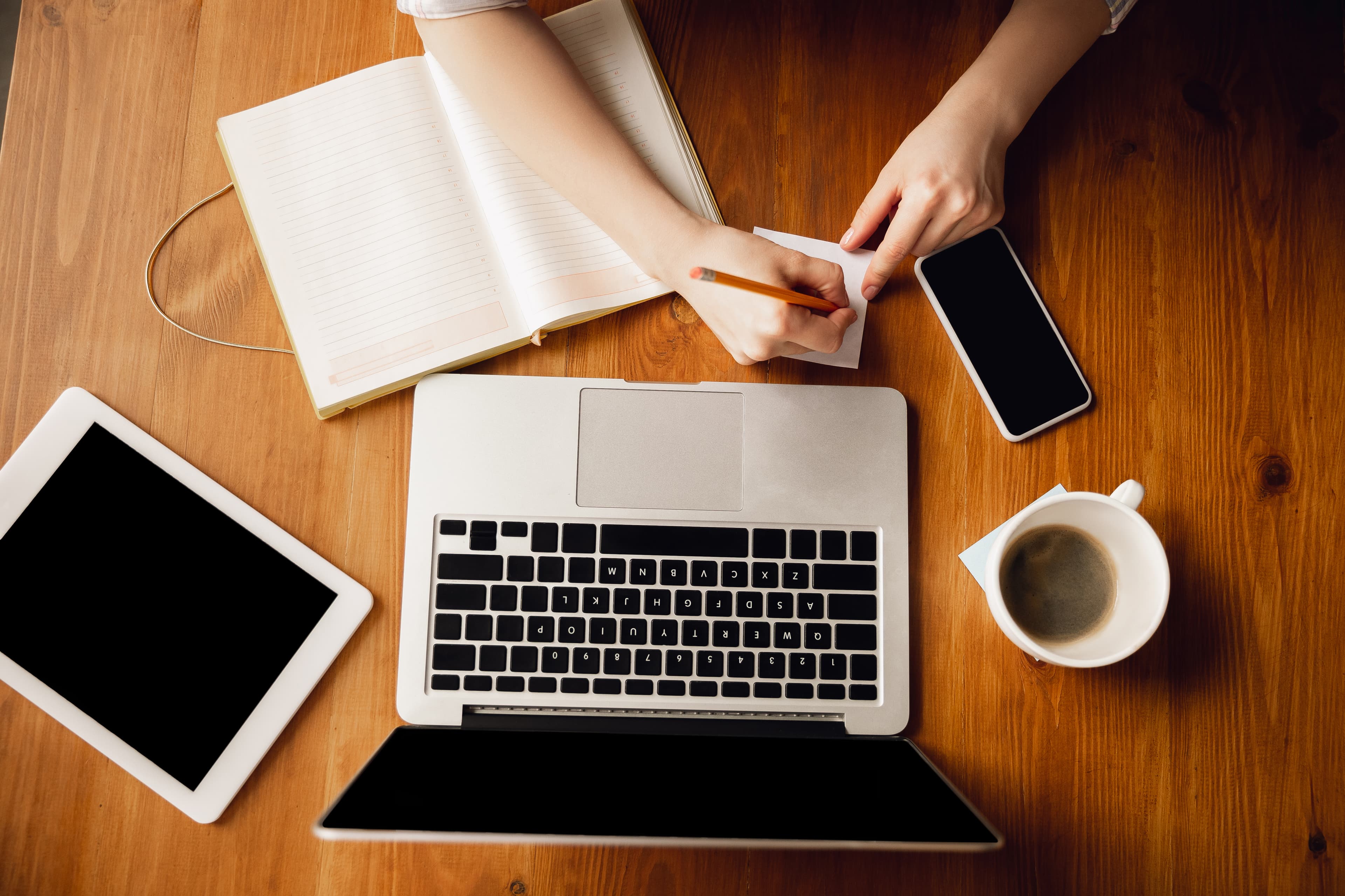 media-planner-freelance-vs-inhouse-mana-yang-lebih-menguntungkan